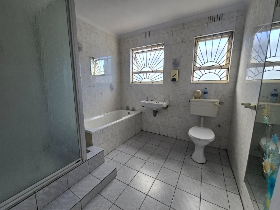 3 Bedroom Property for Sale in Strandfontein Village Western Cape